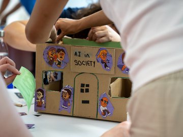 In einem Workshop der Internationalen Sommerschule „Bildung in einer digitalen Welt“. Foto: Hahl/PHKA