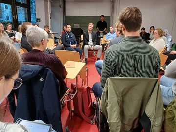 Multiperspektivisch: Evangelische, Katholische und Islamische Theologie, sowie Philosophie und Erziehungswissenschaften im Austausch. Foto: PHKA