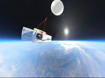Stratosphärenballon - Physik am Rand zum Weltall: Die Forschungssonde in der Stratosphäre. Foto: PHKA