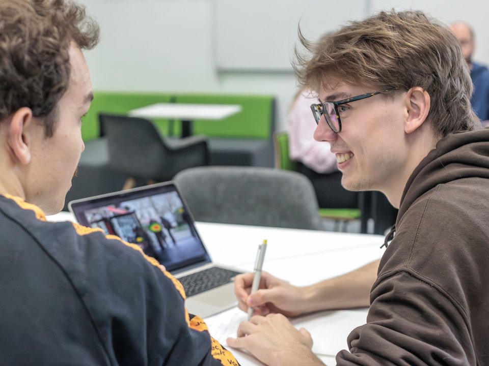 Keyvisual Masterstudiengang Digitale Bildung