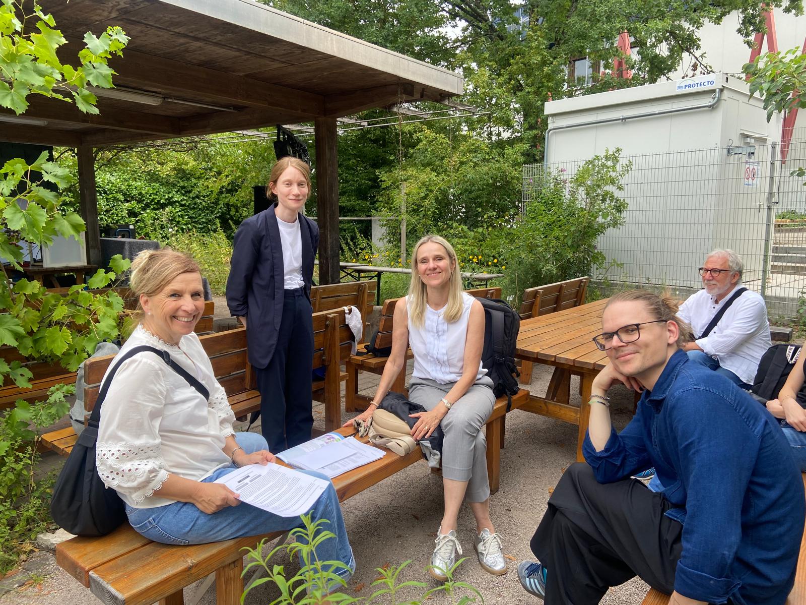 Das ResoLut-Team im Ökologischen Lehr-Lerngarten der PHKA