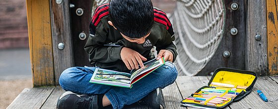 Lesefreude wirkungsvoll fördern: Das ist Ziel des hochschulübergreifenden Projekts boys & books. Foto: Joel Frank/PHKA