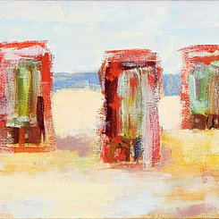 Das Bild zeigt ein Gemälde von der Berliner Künstlerin Ulrike Hansen. Zu sehen ist ein Strandabschnitt, auf dem 5 Strandkörbe stehen.