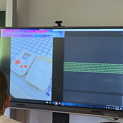 Im Rahmen der Vorlesung "Physical Computing" wurde ein Gameboy mit dem 3D-Drucker gedruckt und programmiert.