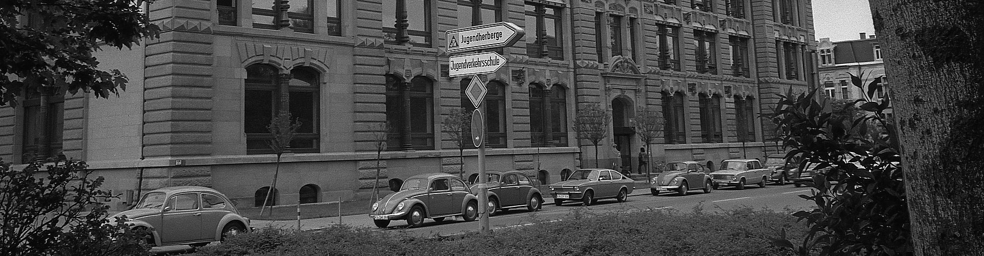 Archivaufnahme über den Umbau des ehemaligen Hauptgebäudes der Staatlichen Ingenieurschule in der Moltkestraße 9 für die Geisteswissenschaften der Pädagogischen Hochschule Karlsruhe
