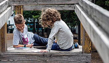 Lesen fördern: Die neuesten Buchempfehlungen des hochschulübergreifenden Projekts boys & books sind erschienen Foto: Joel Frank/PHKA
